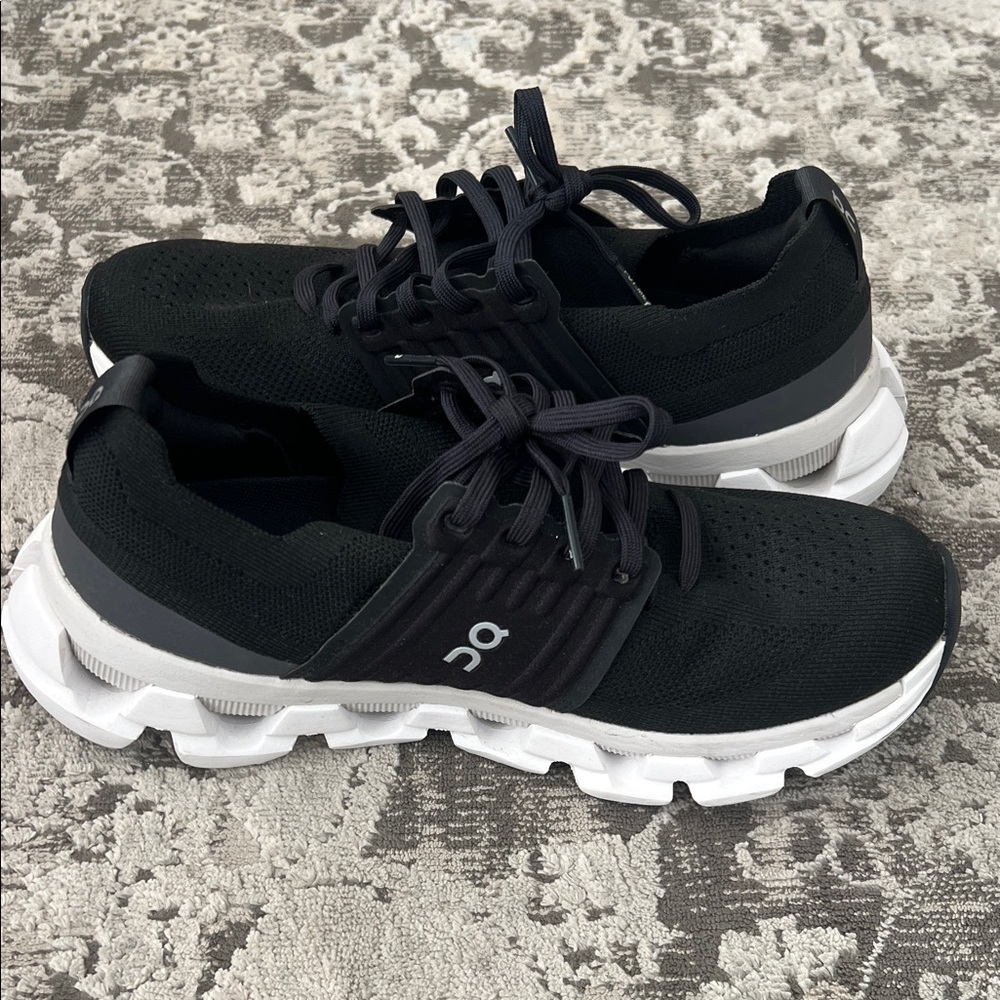 On Running Black and White Athletic Shoes - Picture 4 of 7